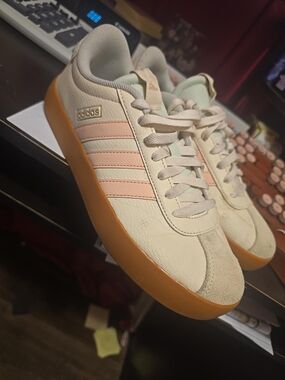 adidas Women’s Cream Sneakers with Pink Stripes and Gum Sole